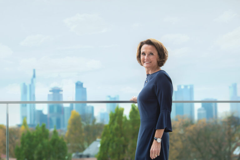 Helen Hain-Über Uns